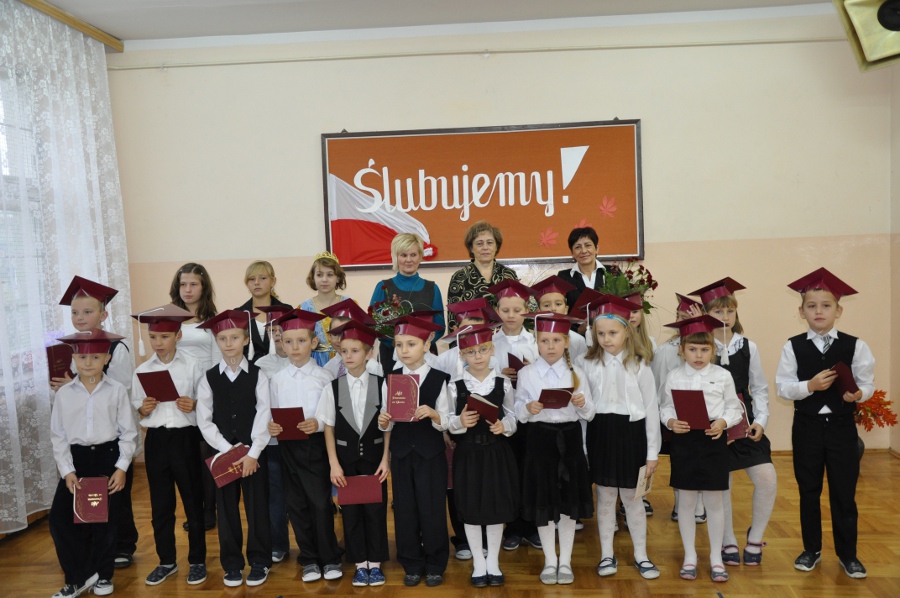 Ślubowanie uczniów klasy pierwszej