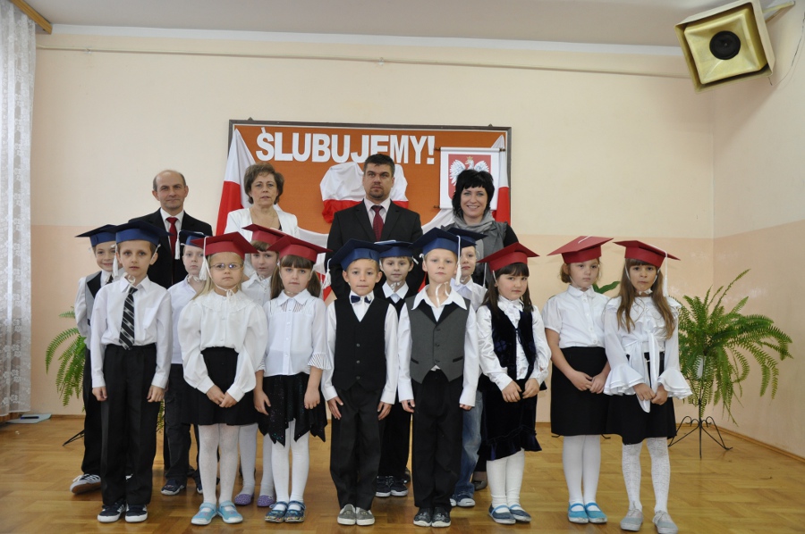 Ślubowanie uczniów klas pierwszych