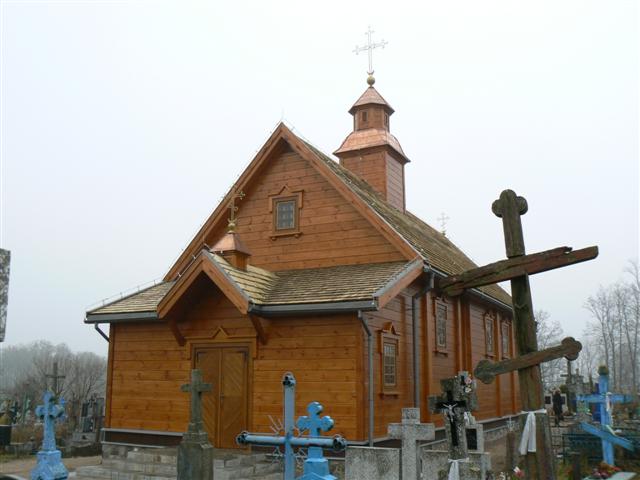 Odremontowana cerkiew cmentarna w Łosince