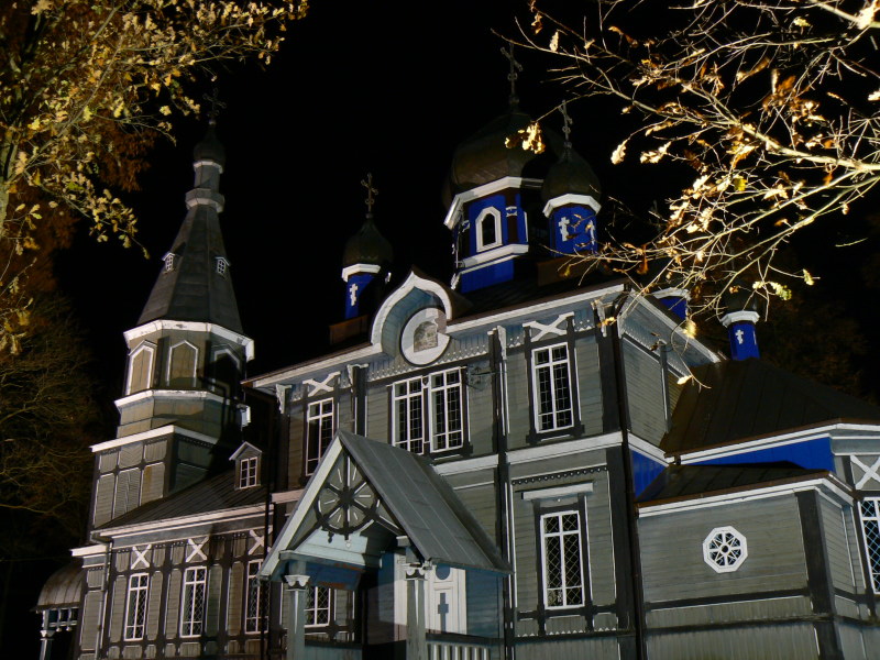 Iluminacja cerkwi w Puchłach